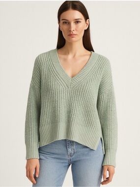 Abercrombie & Fitch knit V-neck Sweater-Oversized-Dusty Green- size small